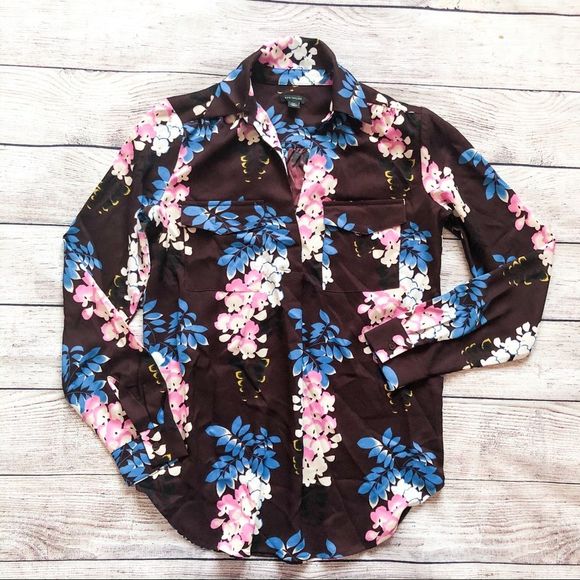 Ann Taylor Tops - Ann Taylor Petal Camp Shirt